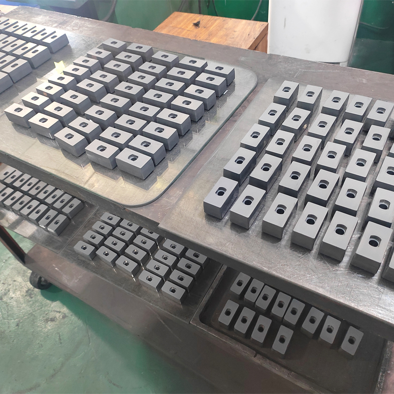  Factory Customized YG11 YG15  Blank Polishing Carbide punching Dies